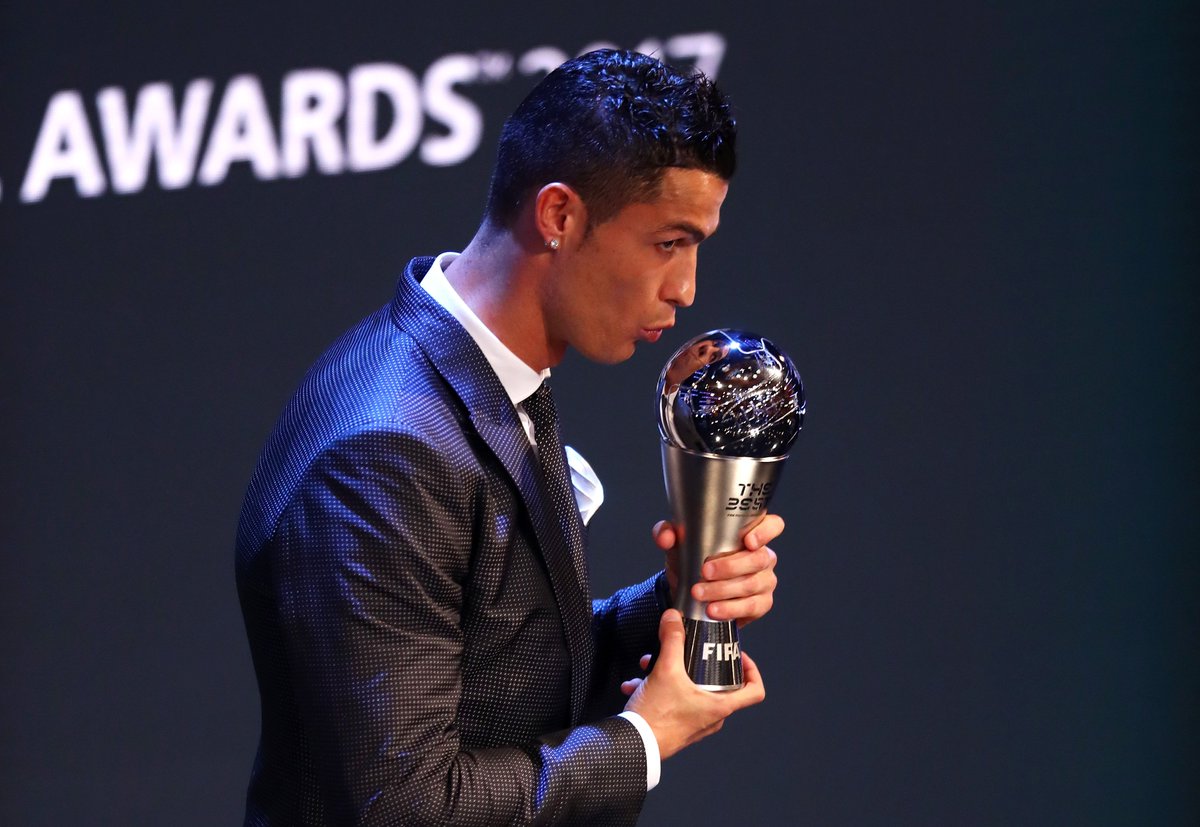 TeamCRonaldo's tweet image. #TheBest FIFA Men&apos;s Player Award winners:

2016: #Cristiano
2017: #Cristiano
2018: #Modric.