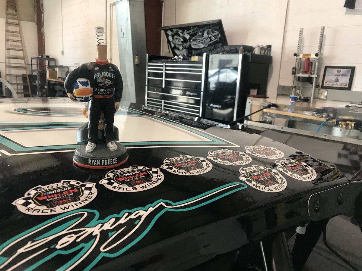 JBonsignore's tweet photo. Took a ride to CT today to help get ready for the Fall Final, and seems @RyanPreece_ still has his head up his butt. https://t.co/WjNRb8DqmV