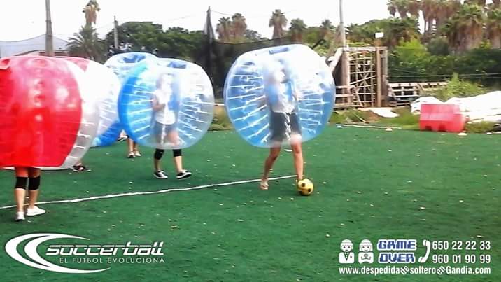 soccerballval's tweet photo. #Despedidas Mixtas???? claro que si, resumen en fotos de la despedida de Hanna Puente y Jorge con sus #amigos en una partida de Soccerball en #Gandía con GAME OVER - Despedida de Soltero en Gandia. https://t.co/ufePkBM7X6