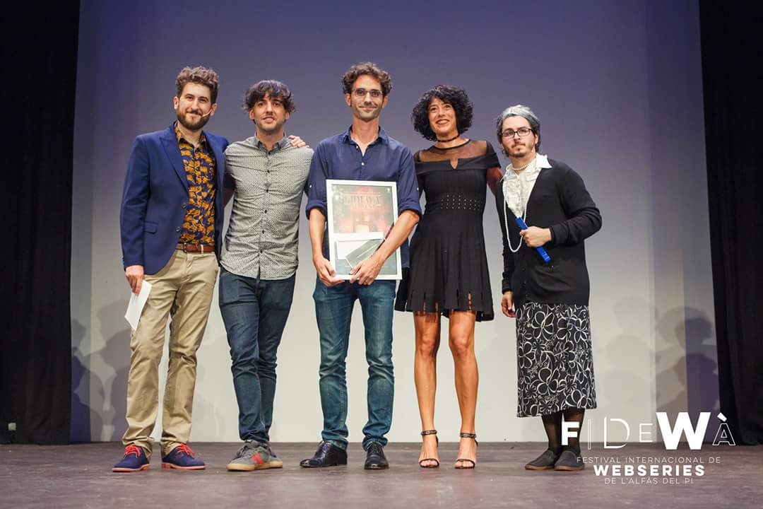 Momento del pasado Festival <a href="/Fidewa_WebFest/">Fidewa Web Fest</a> recogiendo el Premio a Mejor Guión de la mano de los grandes <a href="/diego_san_jose/">Diego San José</a> y <a href="/Martis39/">Marta Sánchez Guillén</a> a los que admiro. Un gran honor.