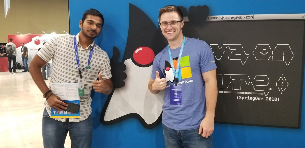 jasonfreeberg's tweet image. Everyone do the Duke thumbs up at @s1p! #JavaOnAzure @ynr7777