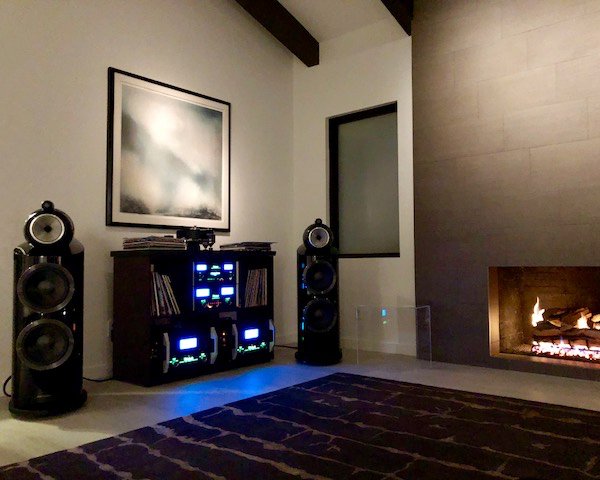 aheadstereo's tweet photo. Bowers &amp; Wilkins 800 D3 w/ McIntosh MC2301 amps, C2500 preamp &amp; Clearaudio Innovation Compact. Photo courtesy another happy client!
@BowersWilkins @mcintoshlabs @clearaudiohifi @m_surroundings 
#bowersandwilkins #800series #audiophile #speakers #mcintosh #clearaudio #aheadstereo https://t.co/HN9vo8Y5Bj
