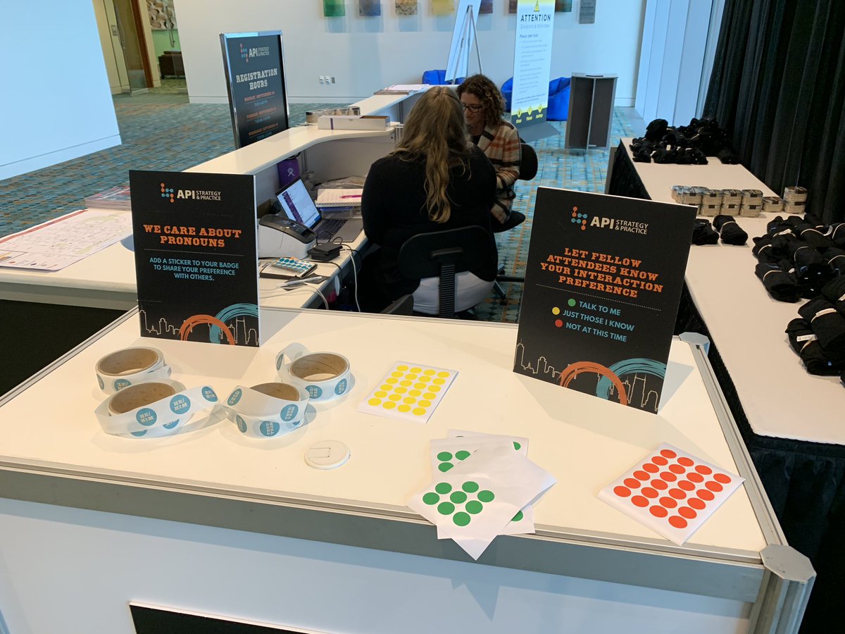 davidjustice's tweet image. “We care about pronouns” and “Let fellow attendees know your interaction preference”. I’m impressed with the thoughtfulness. #apistrat