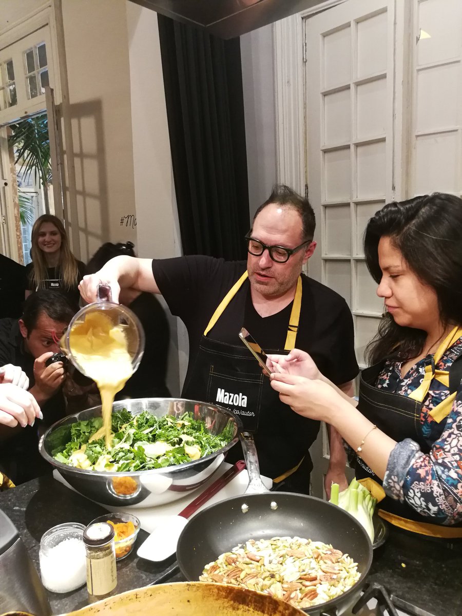 gastrotourDF's tweet photo. Hoy  nos juntamos a cocinar en sobremesa, los culpables de esta gran experiencia de #cocinadecoautor  junto con @chefcitogibaja es #mazola https://t.co/dxTTIc8mNK