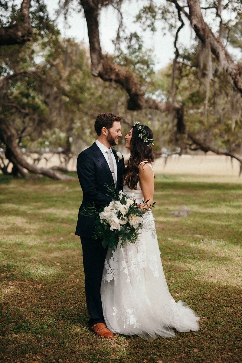 betty_bridal's tweet photo. Meet me under the magnolia trees... how gorgeous is #BettyBride, Isabel, who married Evan in a @SachinandBabi gown from Betty Bridal? #charlestonbrides #fallbrides #glamorousbrides https://t.co/2grAH4gaf3