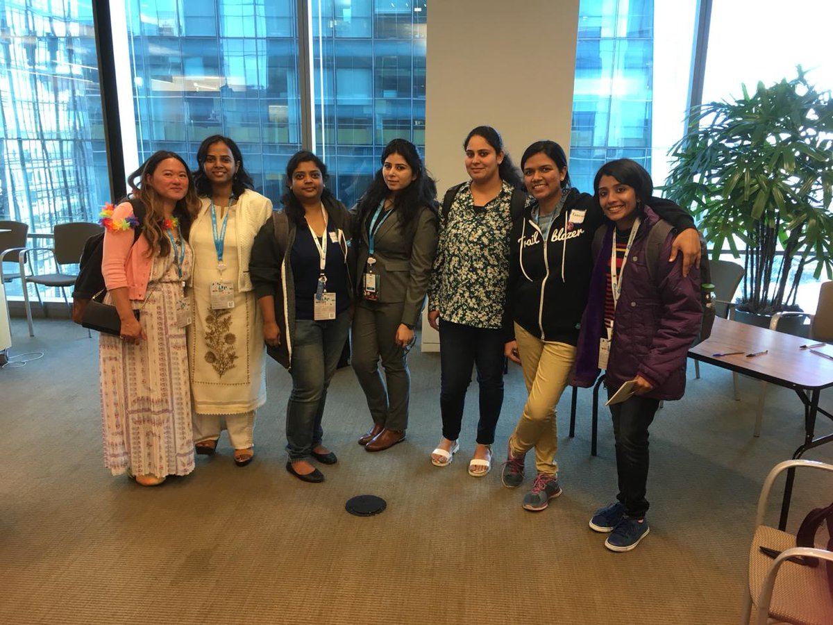 shruti4chess's tweet image. Thats the team - #WITDEVS kicking it off at #DF18. Amazin convo. All planned and set to kickass the next 4 days of extravaganza.