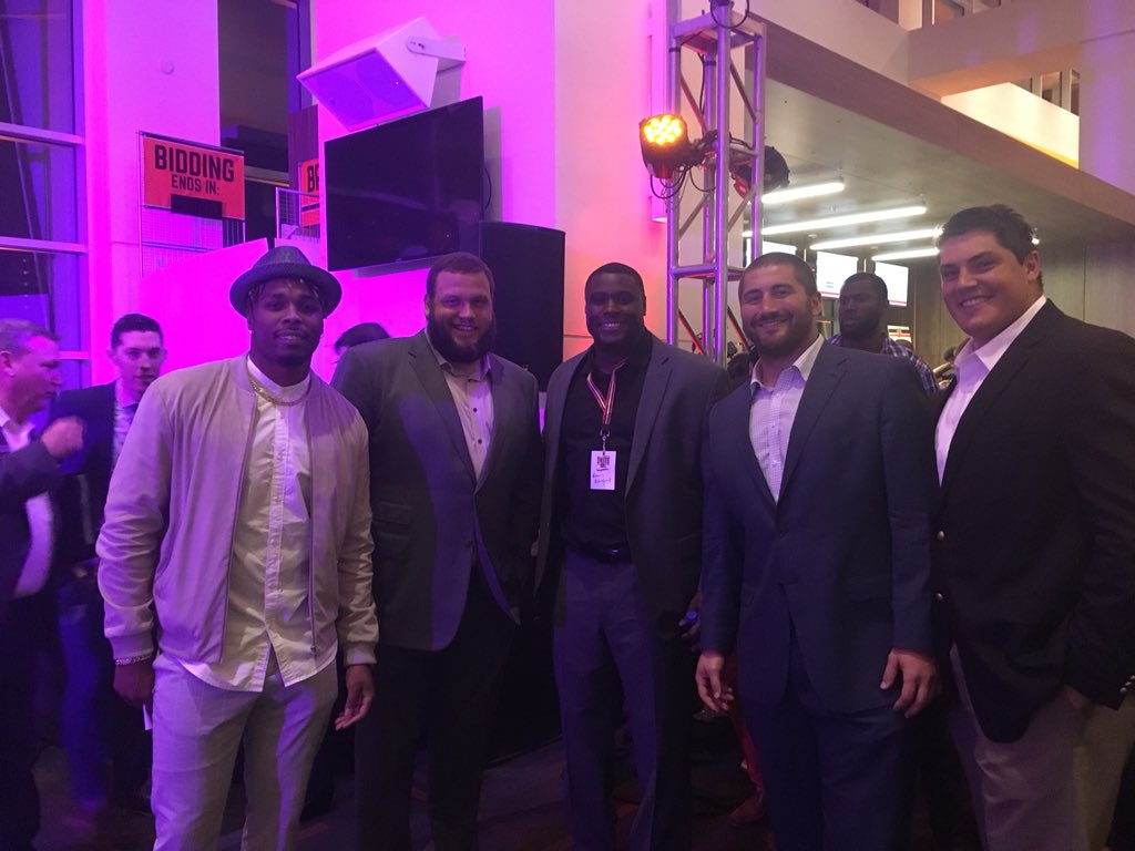 BrownsGiveBack tweet media