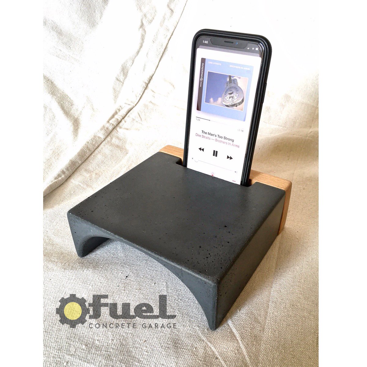 vcstudioinc's tweet photo. Just added a one-off ARC in Faded Carbon with Cherry hardwood to the Etsy store. Walnut is beautiful but as interesting wood comes along keep your eyes open for some great variations. Etsy store FuelConcreteGarage! #concretedecor #concretedesign #industrialchic #iphonedock https://t.co/3lzWdLv5BQ