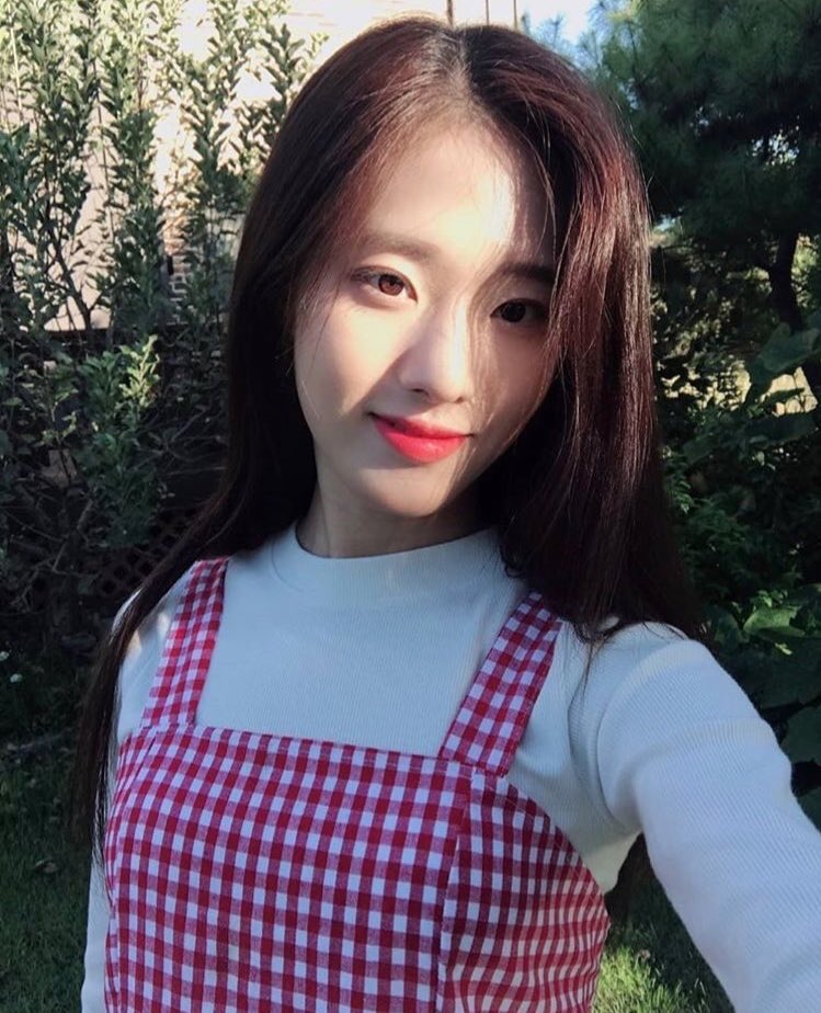 98THNJ's tweet photo. Feliz chuseok para vocês! #ONE, como está sendo seu chuseok? Eu passei o meu junto da minha família e nos divertimos muito. Aproveitem ao máximo esse tempo livre com as pessoas que vocês amam. 💕 https://t.co/1lM3Fpsmi3