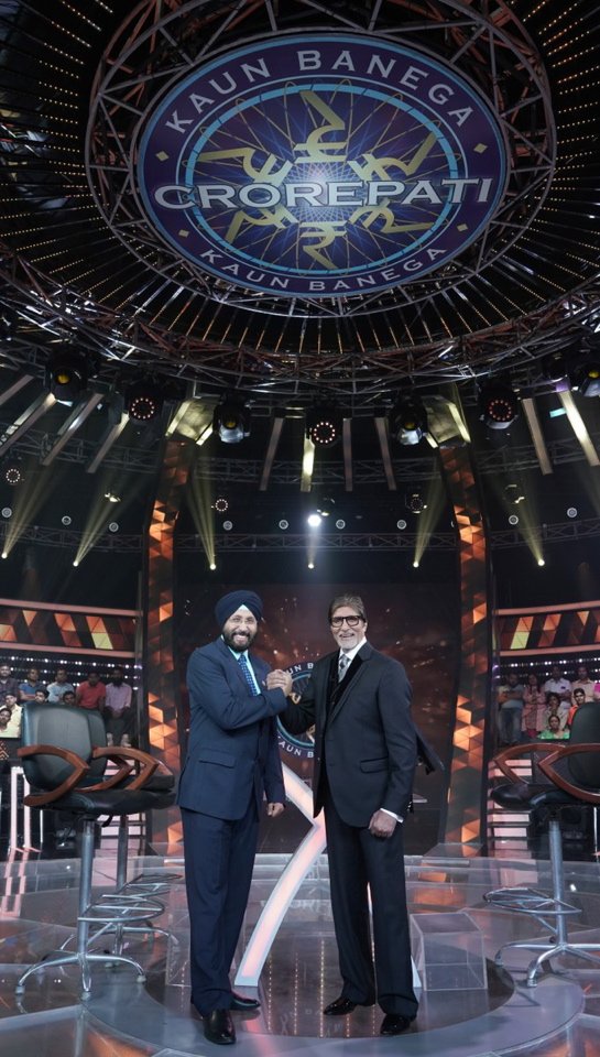 KBC Karmaveer Episode : Sr. Bachchan invites Indian National Team