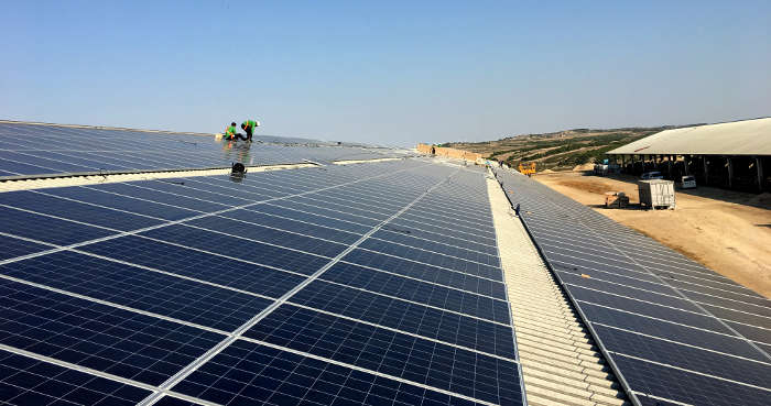 La Primera Fotovoltaica de la Subasta de Energías Renovables ya opera bajo el Régimen Retributivo Específico. suelosolar.com/newsolares/new…
