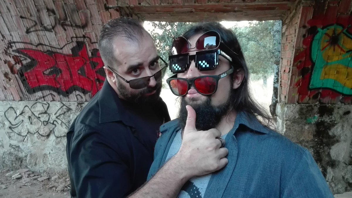 Las fotos de J. Otero son la hostia pero aún así no pudimos evitar hacer una sesión #SerieB en los escasos ratos muertos que íbamos sacando. Las siguientes ya serán decentes, tenéis nuestra palabra 📷🔥