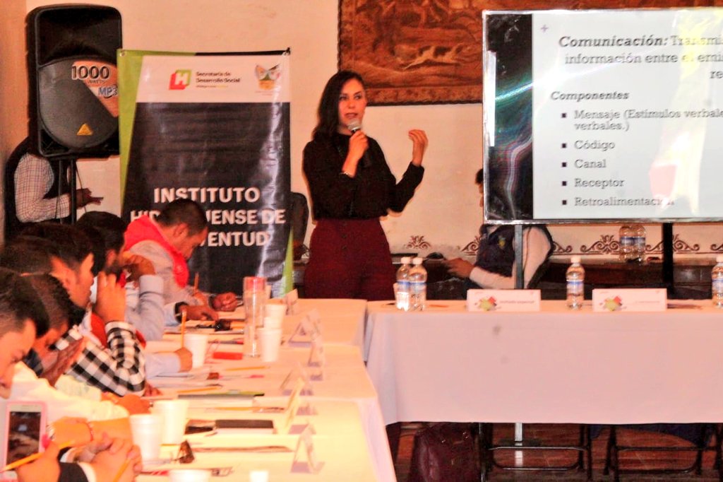 DanielRolandoJ's tweet photo. Este encuentro tiene como finalidad que los titulares de los Institutos de la Juventud intercambien experiencias que coadyuven al fortalecimiento de sus municipios con los programas que brinda @juventudHGO. https://t.co/naVCpTmRXh