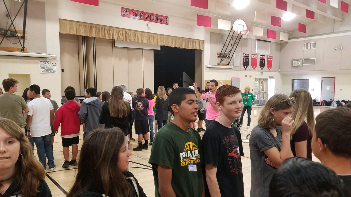 SuptWendy's tweet photo. EV Cain students and staff participated in Breaking Down the Walls to help foster a positive and supportive campus by unifying, empowering and engaging students.  What a wonderful opportunity for all! #AUSDCARES https://t.co/FDvmasO6Ze