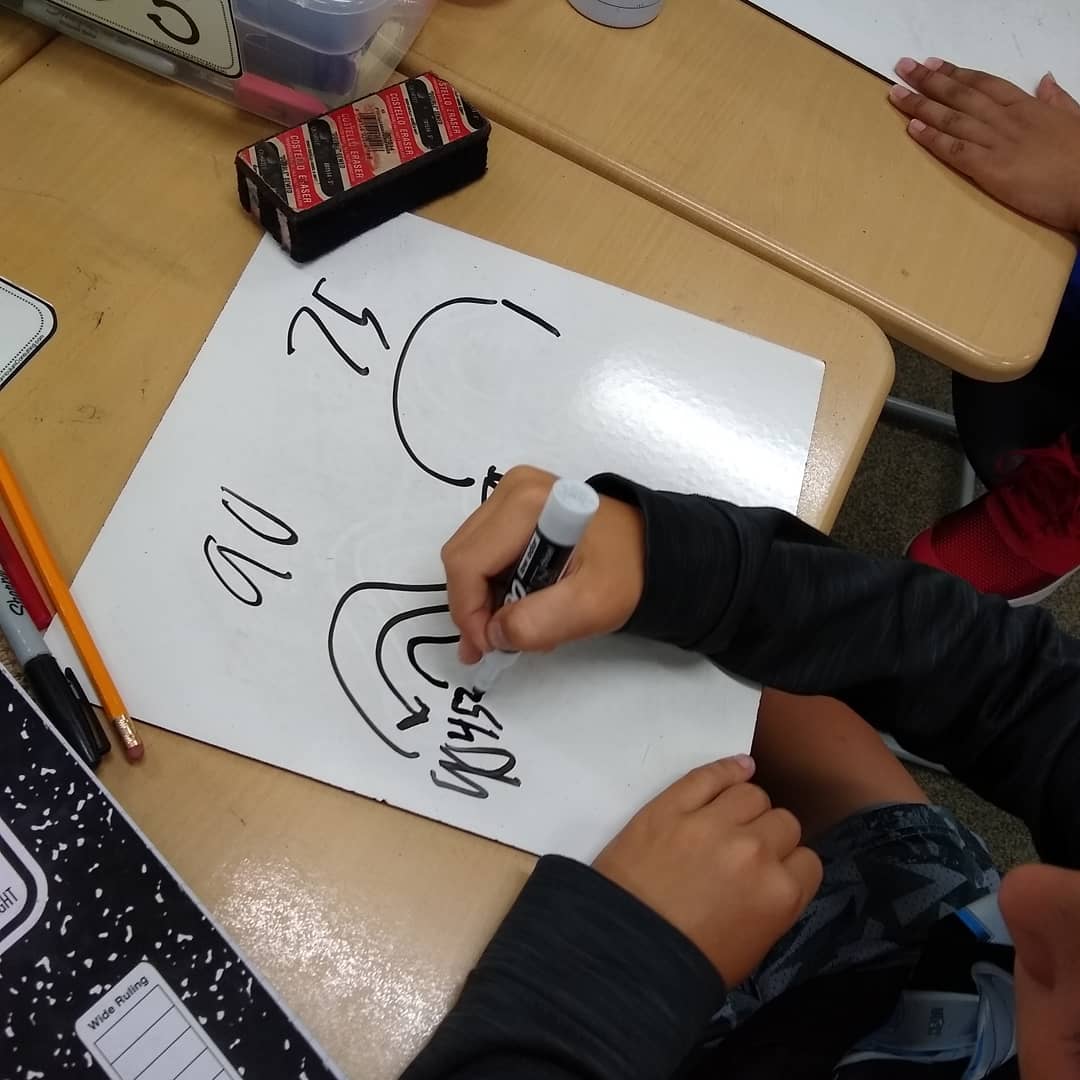 mrskatsbulas's tweet photo. Today we practiced finding greatest common factor. #chooseyourmethod https://t.co/GzMs75l8nH