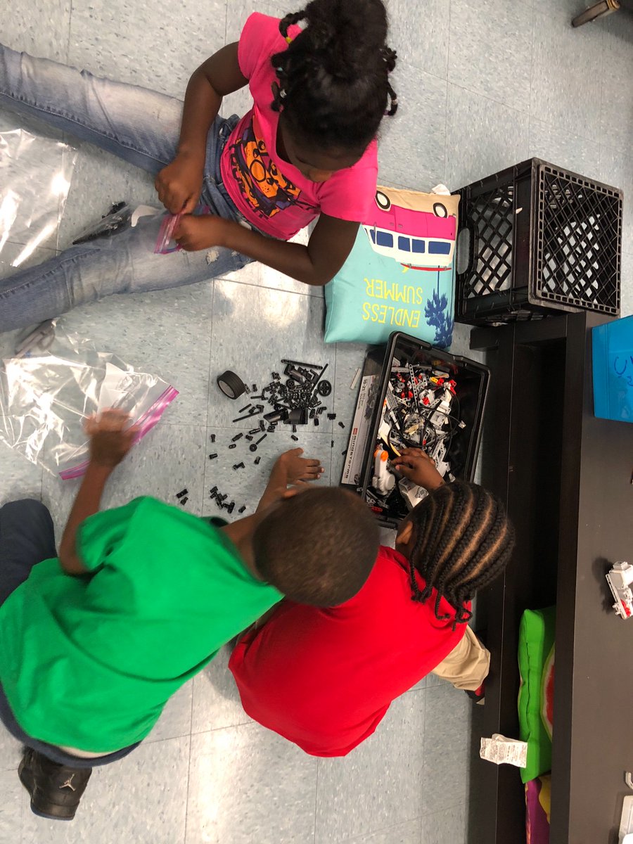 APSTAGRobotics's tweet image. Working on counting to 20 with similar groups with robotics! #Teachingthroughengineering #RoboticsinMath #Roboticsisamanipulative #STEMschool @APSTAGAcademy @apsupdate @firstlegoleague @FIRSTweets @TAGMsRackston