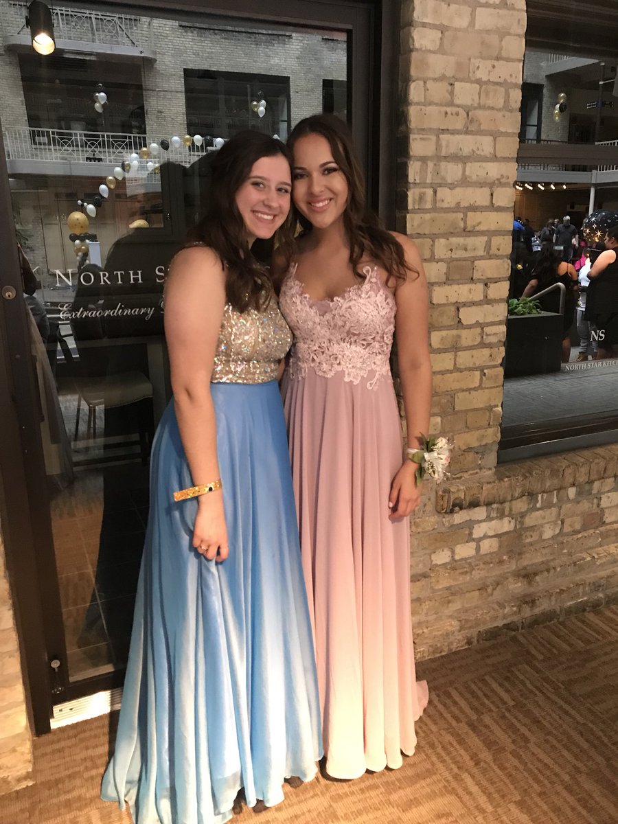 sydneyy_xox's tweet photo. Happy 19th birthday 🎂 to not just my bestfriend but to my ... SISTER 👯‍♀️ love ya Amy❤️💕 https://t.co/9DqLB2C2NB