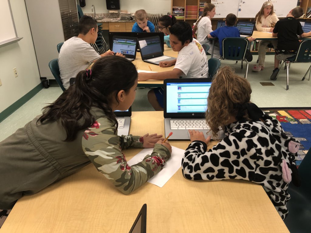 KellyKlober's tweet photo. Scavenger hunt in library! #learningmadefun #librarymatters #meetingstandards #justrightbook https://t.co/enh1oLqB4X