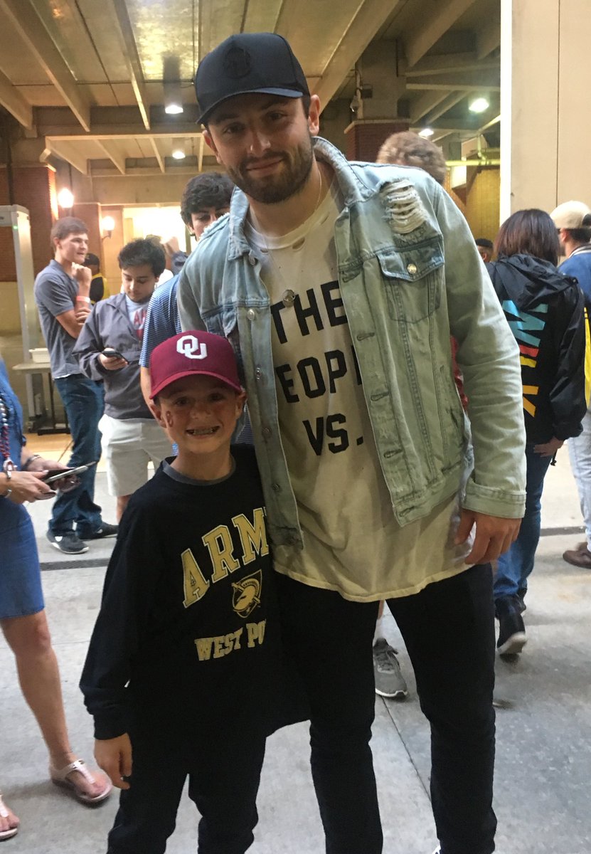 jennspinello's tweet photo. @bakermayfield - Thank you for making my son Kannon’s day!! You took the time for him and I can’t thank you enough! ♥️🏈 https://t.co/TQ4Nke6lLf
