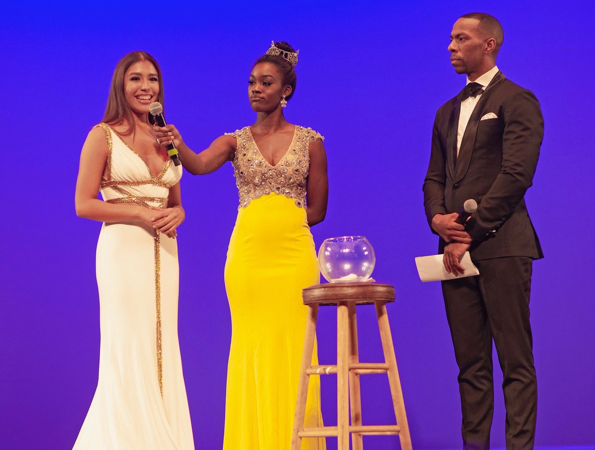 JMartinTV's tweet image. #MissHouston 2019. Joined by ⁦@_jizyah &amp;amp;⁩ ⁦@nizahut⁩ during on stage question.