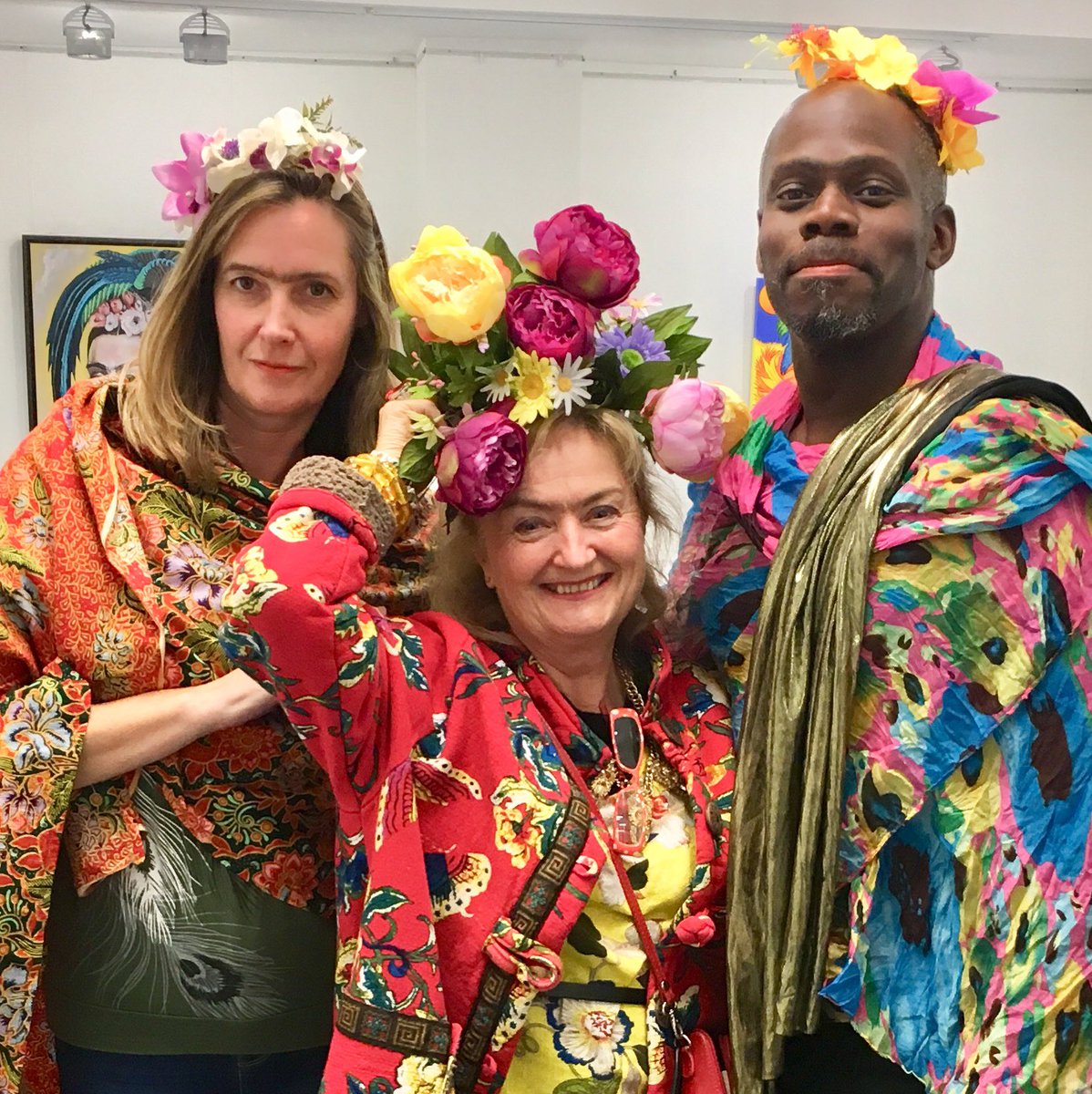 ArtistWyllie's tweet photo. Us Highbrows Celebrating #FridaKahlo @espaciogallery β€οΈ #FridaKahlo https://t.co/J9tHYSBCkh #BackinVerySmallBusiness https://t.co/Aa06RXRFLn https://t.co/Jv6LO7Ydwe https://t.co/AIkzBmg04x