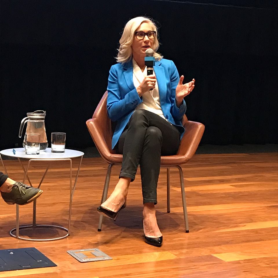 StudentsForJK's tweet photo. "We need a Mayor who will stand up for Toronto. That is what we need in this city." A good ending to tonight's event. Thanks to @urssuuoft and all those attended for a wonderful evening. #Students4Keesmaat https://t.co/uWJ8CUbX0L