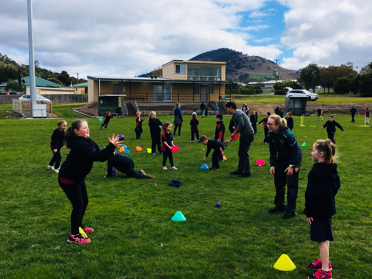 Sam13Gill's tweet photo. It’s been a busy start to the day with over 6 school visits having all ready happened across the state with our Tigers @crickettas and @HurricanesWBBL players! #MyStateBlitz #TasmaniasTeam https://t.co/hEaoDkhPfi