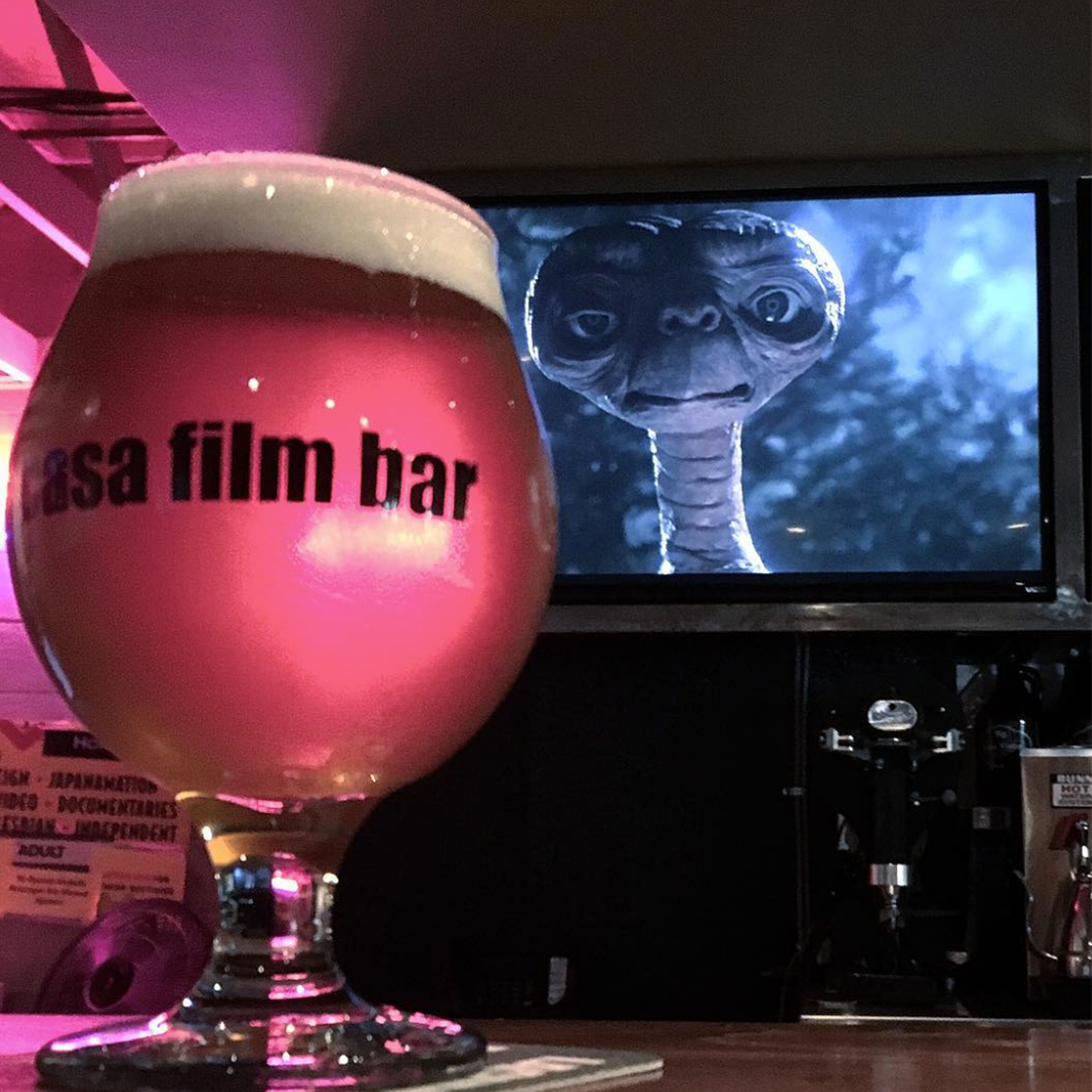@casafilmbar looks legit! A different type of concept where you can watch a nostalgic movie, grab some popcorn and have a few beers. A local favorite in Tucson
.
.
.
.
.
.
.
.
.
#drink #90smovie #bar #bartender #bartending #perfectpour #cocktails #cocktail #cocktailgram
