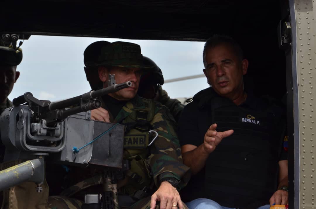 freddybernal_ve's tweet photo. Esta operación conjunta, se despliega en las zonas más vulnerables de la frontera venezolana, cada acción que realizamos en #Táchira el Pdte. @NicolasMaduro está en cuenta e informado. 
Para mi es un orgullo asumir esta tarea de servir a la nación desde las fronteras. https://t.co/R9GCCzH58E