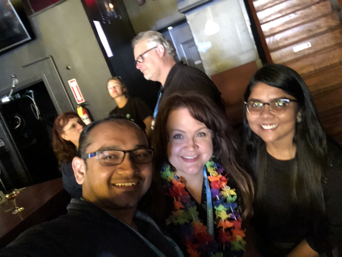 SF_Guha's tweet photo. Finally we met.... ππ A long known Facebook and Twitter friend... #DF18 #DreamforceParties https://t.co/1GN7V27dTe
