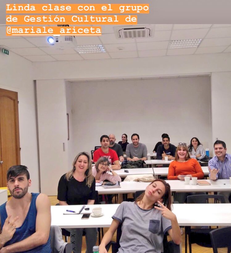 gonmlb's tweet photo. Una experiencia divertida con la gente de Gestión Cultural de @fundacionitauuy sobre ideas, cultura y estrategia. 🔥🔥🔥💪#dearMoon #meetgraham #burnnike https://t.co/h5vhNHZ1dn