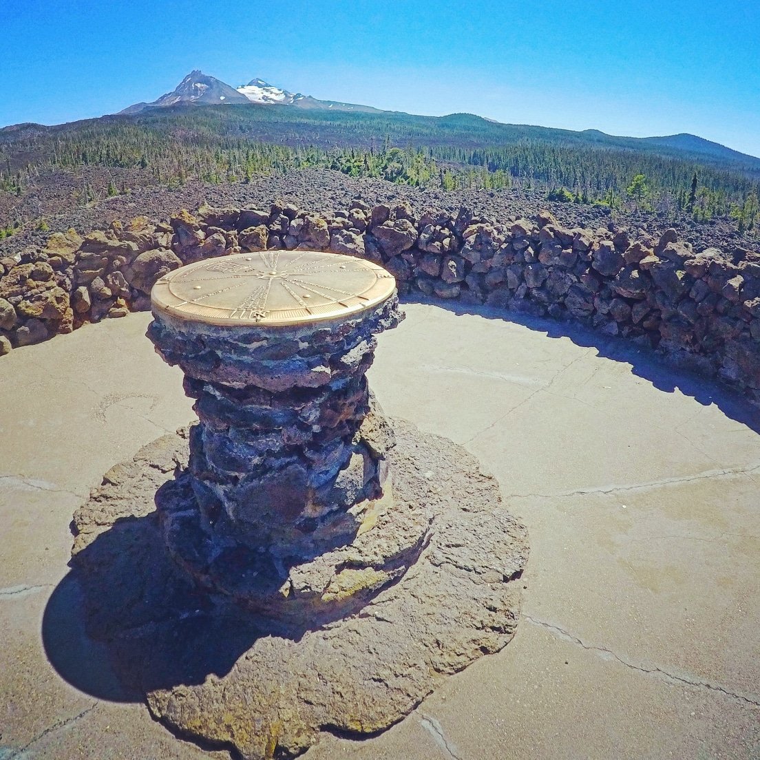 ManaRam74's tweet photo. Dee Wright Observatory in Oregon!
#treesistersmountains #willametnationalforest #exploreoregon #oregonexplored #traveloregon #greatnw #pacificresttrail #keepportlandweird #oregonwilderness #thegreatnorthwest #pnwwonderland #deewrightobservatory #sistersoregon #pnwparadise #pct https://t.co/132oIy6wO7