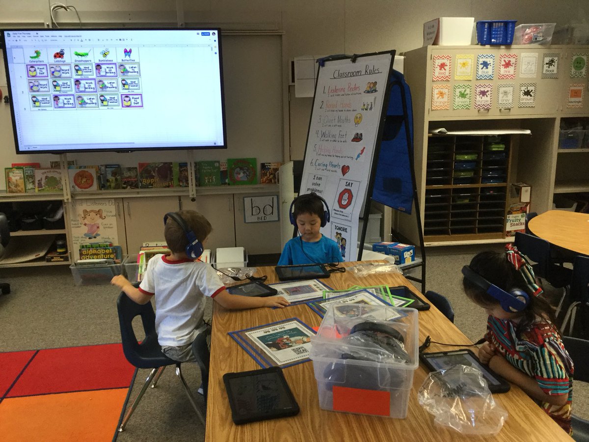 AVGrasshoppers's tweet image. And we’re off! Guided Reading has begun and all Daily 5 activities are rolled out @TeamAltaVista! #makinglists #matchthebeginningsounds #QRcodestories #readtoself #literacyfun #usdlearns