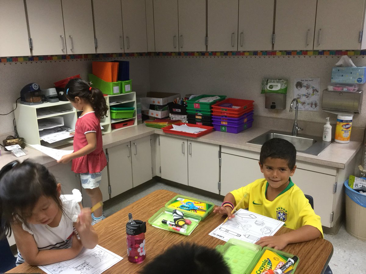 AVGrasshoppers's tweet image. And we’re off! Guided Reading has begun and all Daily 5 activities are rolled out @TeamAltaVista! #makinglists #matchthebeginningsounds #QRcodestories #readtoself #literacyfun #usdlearns
