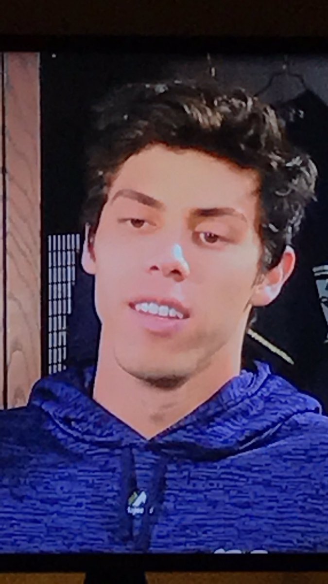 AubrynnVV's tweet photo. Can we just take a second and admire how nice @ChristianYelich's eyebrows are? what some girls would do for those 😅 #trutho https://t.co/5jZkvY7AGx