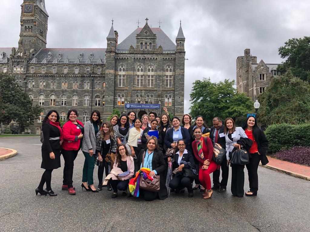 KarenAbrego0's tweet photo. Introducción al sistema de gobierno federal en EE.UU desde Georgetown University para el grupo regional de erradicación de la violencia de género #IVLP #IVLPGender @USEmbPAN https://t.co/aa2E4uD93J