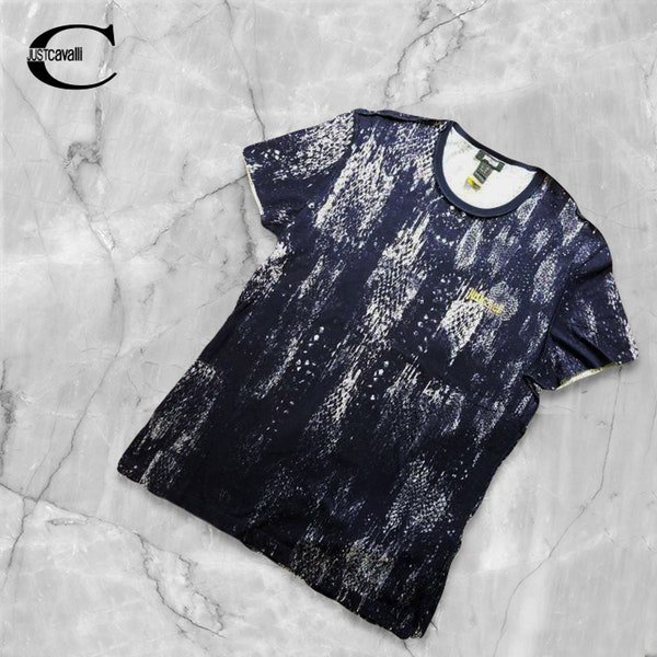 CoutureOnlyUSA's tweet image. A basic #justcavalli tee that makes a bold statement. 🐍
Head to the site to shop • ow.ly/zcxC50iCmbS|

#basictees #tshirt #tshirtcollection #basics #tshirtdesigner #highend
#highendfashion #closetessentials #menswear #coutureonly #couturespy