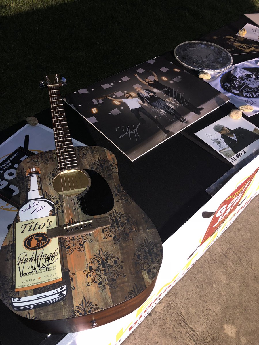 myhaam's tweet photo. The silent auction closes in 15 minutes so get any last minute bids in now before it’s too late! https://t.co/5lJhmo71eQ #GolfJam https://t.co/MjY6BohprU