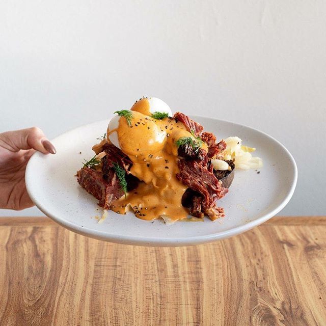 | REUBENEDICT |
.
What you get if a Reuben sandwhich and a eggs benedict had a baby 😁
- - -
Smoked low &amp; slow beef brisket, sauerkraut, poached eggs and Russian hollandaise
📷 // <a href="/morgansette/">Morgan ☀️</a> ift.tt/2QVHZCK