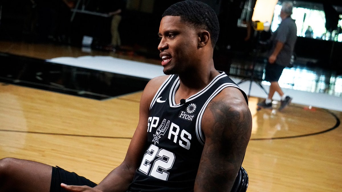 spurs's tweet image. #SpursMediaDay vibes 📷