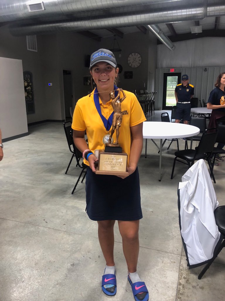 BruceDowellgolf's tweet photo. Baylee Kelley, freshman at Marion HS, South Seven Conference Champion #BDGI #IHSA #SeeThemRise https://t.co/4VXvzwGsWu