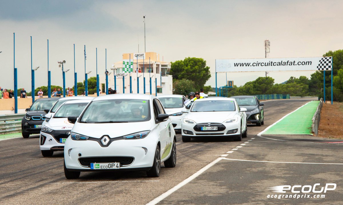 circutor's tweet image. Participación de @circutor en el #EcoGrandPrix del @CircuitCalafat, con un #HyundaiIONIQ 100% Eléctrico cedido por Hyundai Terrassa - Solmacar Motor 😀. Gran experiencia e inmejorables sensaciones en una carrera para vehículos 100% eléctricos. 🚘⚡