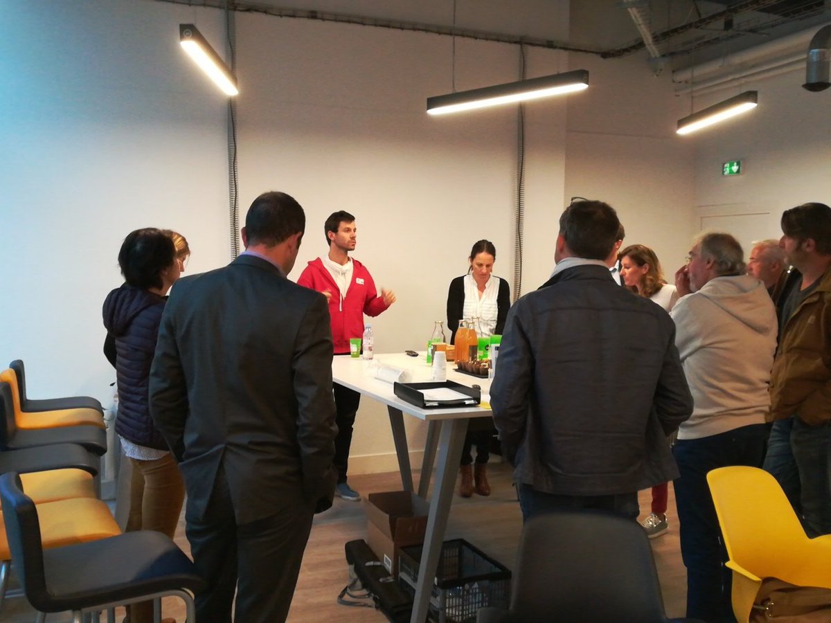 CCInnovation49's tweet image. En direct du #DigitalMeeting 5eme édition ! On commence direct avec @My_Jomo et @valeursandco #outilscollaboratifs #angers @weforge @CCI49