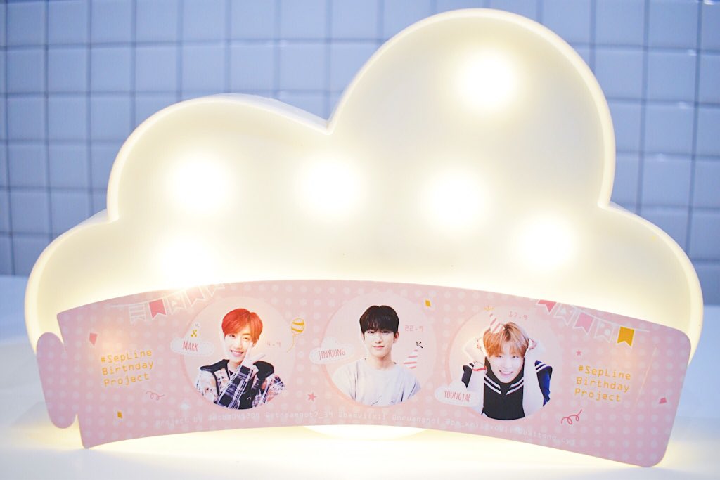 Fatbear7824's tweet photo. 📣 cup sleeveโปรเจควันเกิดกันยาไลน์ #GOT7⁠ ⁠ จาก @baitong_cyj ตอนนี้หมดแล้วนะคะ 😘💕

📍คนที่มารับไปแล้ว อย่าลืมถ่ายรูปปลอกแก้ว+น้ำ ติดแฮชแท็กโปรเจค #SepLineBirthdayProject และติดแท็กร้าน เพื่อลุ้นรับโปสเตอร์ผ้าGot7ไป1รางวัล 🎉🎉 https://t.co/lK1HqHPT8F