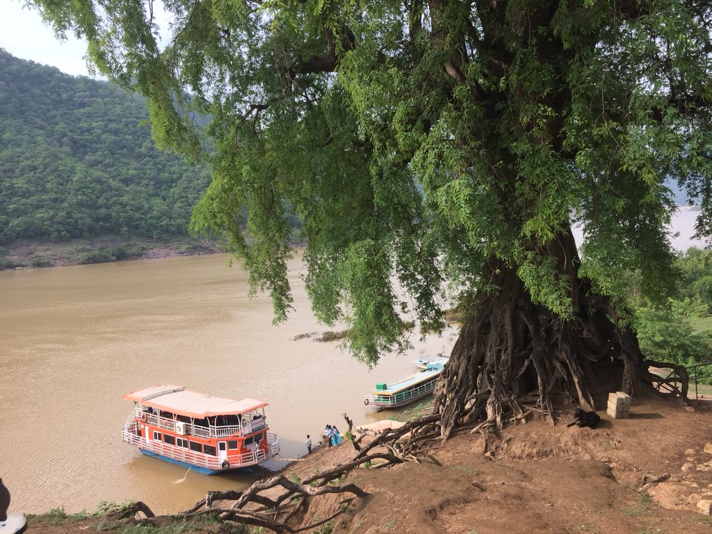 Paperkrafts_Goa's tweet photo. @Tourism_AP Papikondalu #WorldTourismDay #MyAndhraAdventure @Tourism_AP
Join in
@GowthamiYedla
@Bdshenoy
@sanjanacutie https://t.co/4TjJe14GZA