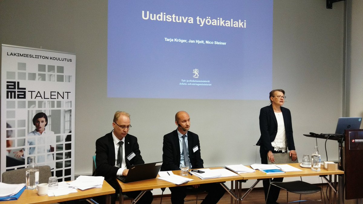 johanna_hirvi's tweet image. Tulossa olevista työaikalakimuutoksista kertomassa lain valmistelusta vastaavat TEM:n asiantuntijat: Tarja Kröger, Jan Hjelt ja Nico Steiner. #työaikalaki @Lakikoulutus