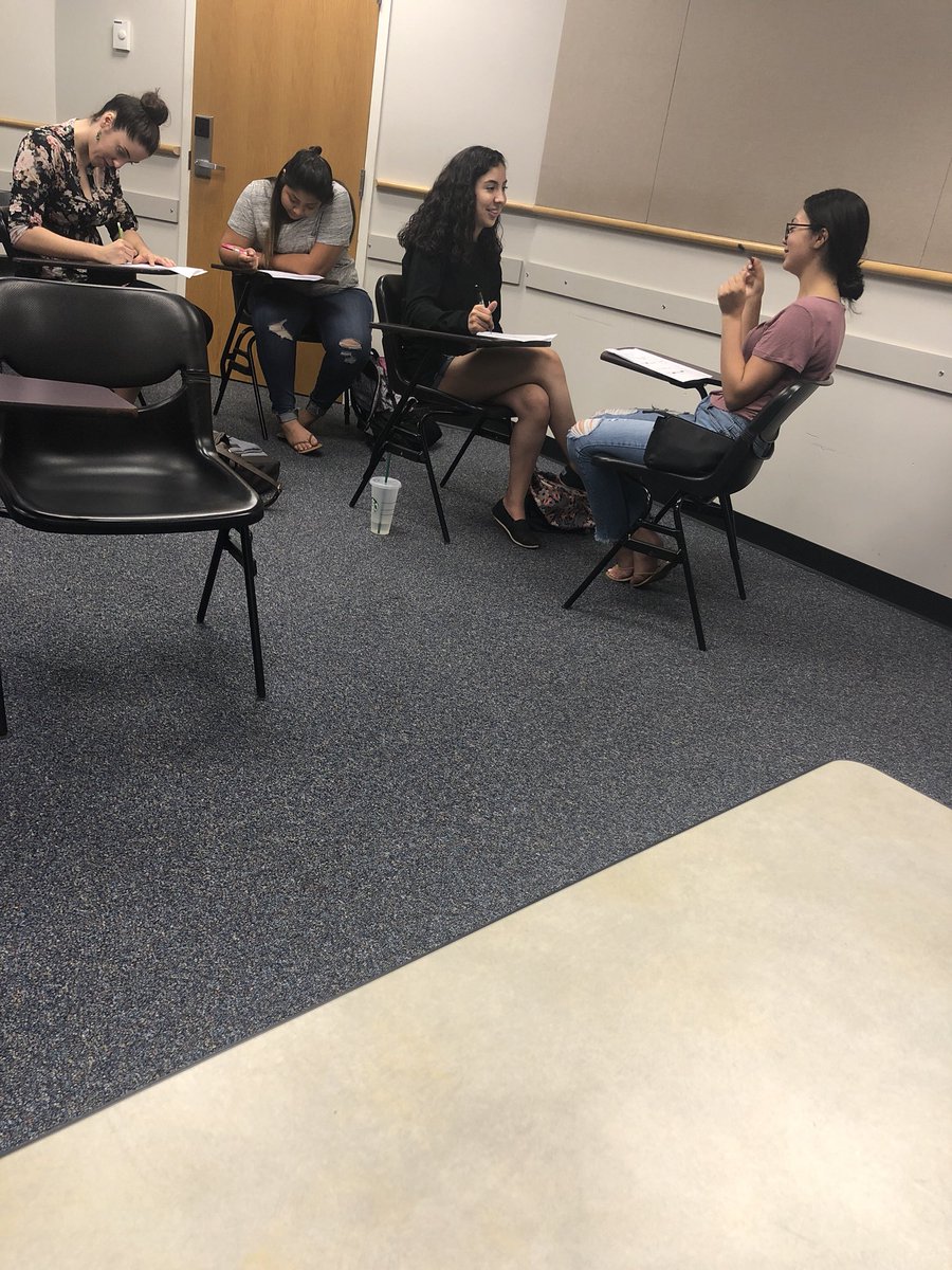 MrCheeks4140's tweet image. When @danimoniquue_ and her partner have no idea what the answer is 😂😂 #studymore