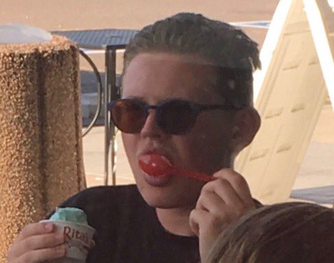 jwpage33's tweet photo. Alright vista since you all have no after school commitments and the Sox don’t start till 5:10 come to the vista tennis courts to support your boys against Canyon tomorrow @ 3:00🎾 🔥It’s JV senior night baby🔥 https://t.co/WkjsngFB6X