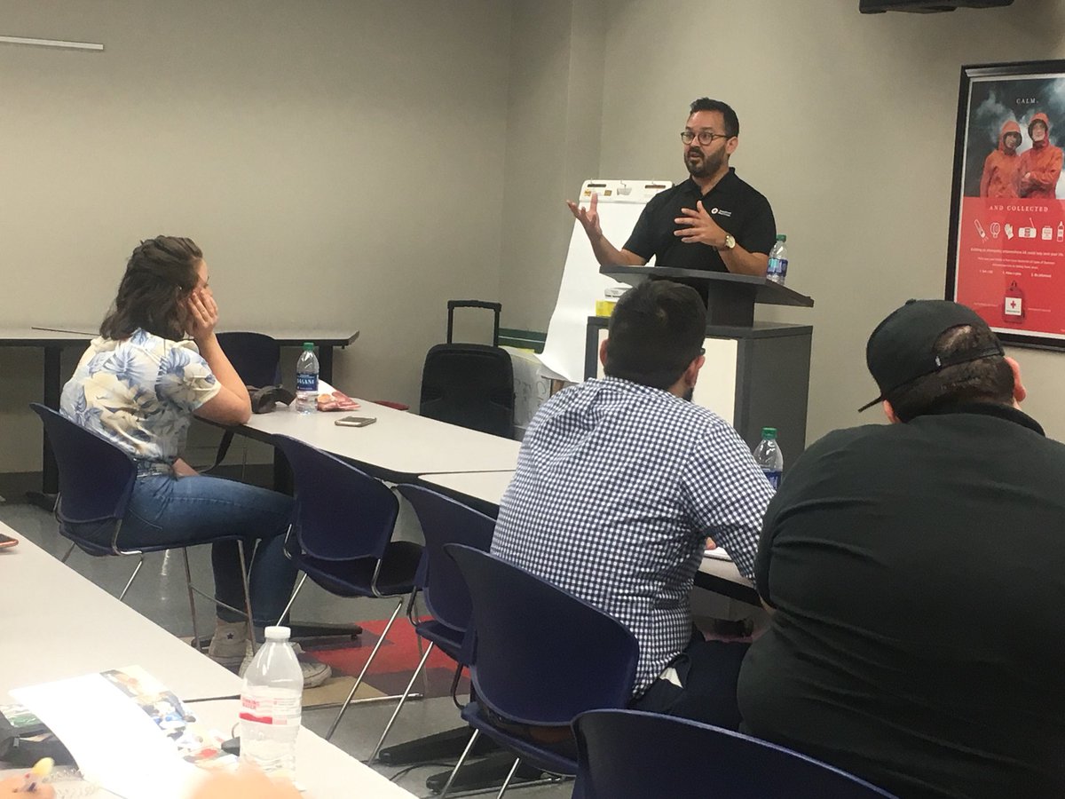 MichaelVelaTX's tweet photo. I enjoyed spending the evening with @TAMUSanAntonio students, talking about @RedCrossSA. #RedCrossSA #SoundTheAlarm @LorrainePR @PrezMatson @LibbyCastilloSA https://t.co/YG5ZcdjLuj