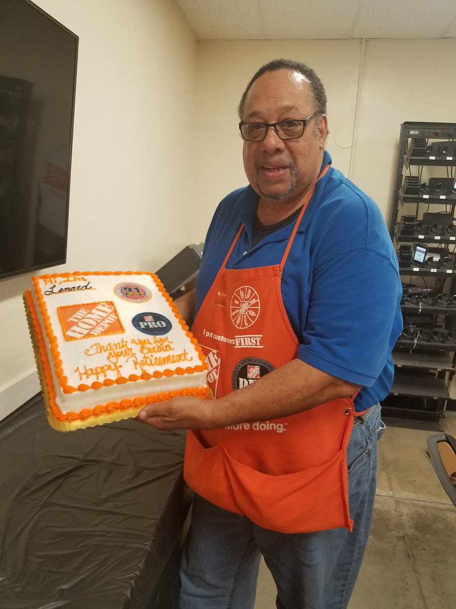 gwenthayer1's tweet photo. Saying goodbye to Leonard as he starts the next chapter of his life. Thanks for the 21 years of services,  you will be miss. @ArelonT @derekpnorton @Johnny_B_LLC @Donohoo_C @THD0501 @cassleigh886 @Zackery_Kagle https://t.co/qPPFofs3wl